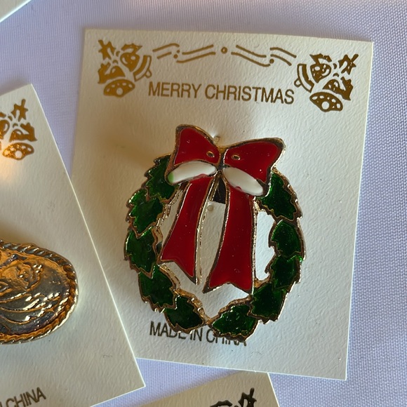 Set of 7 Vintage Enamel Christmas Pins. New. - Picture 6 of 12